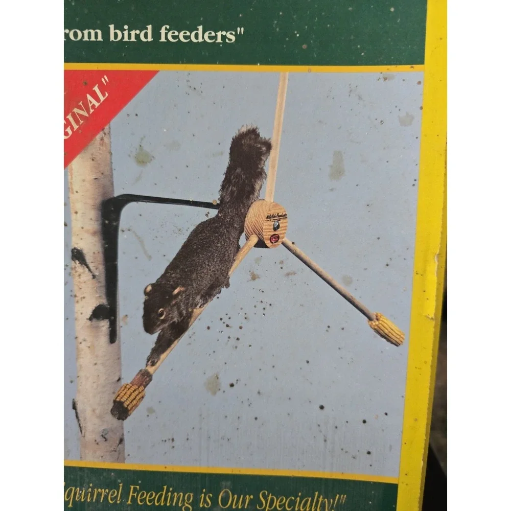 Vtg SQUIRREL A WHIRL TRIPLE SPINNER CORN FEEDER Wildwood Farms New Open Box USA